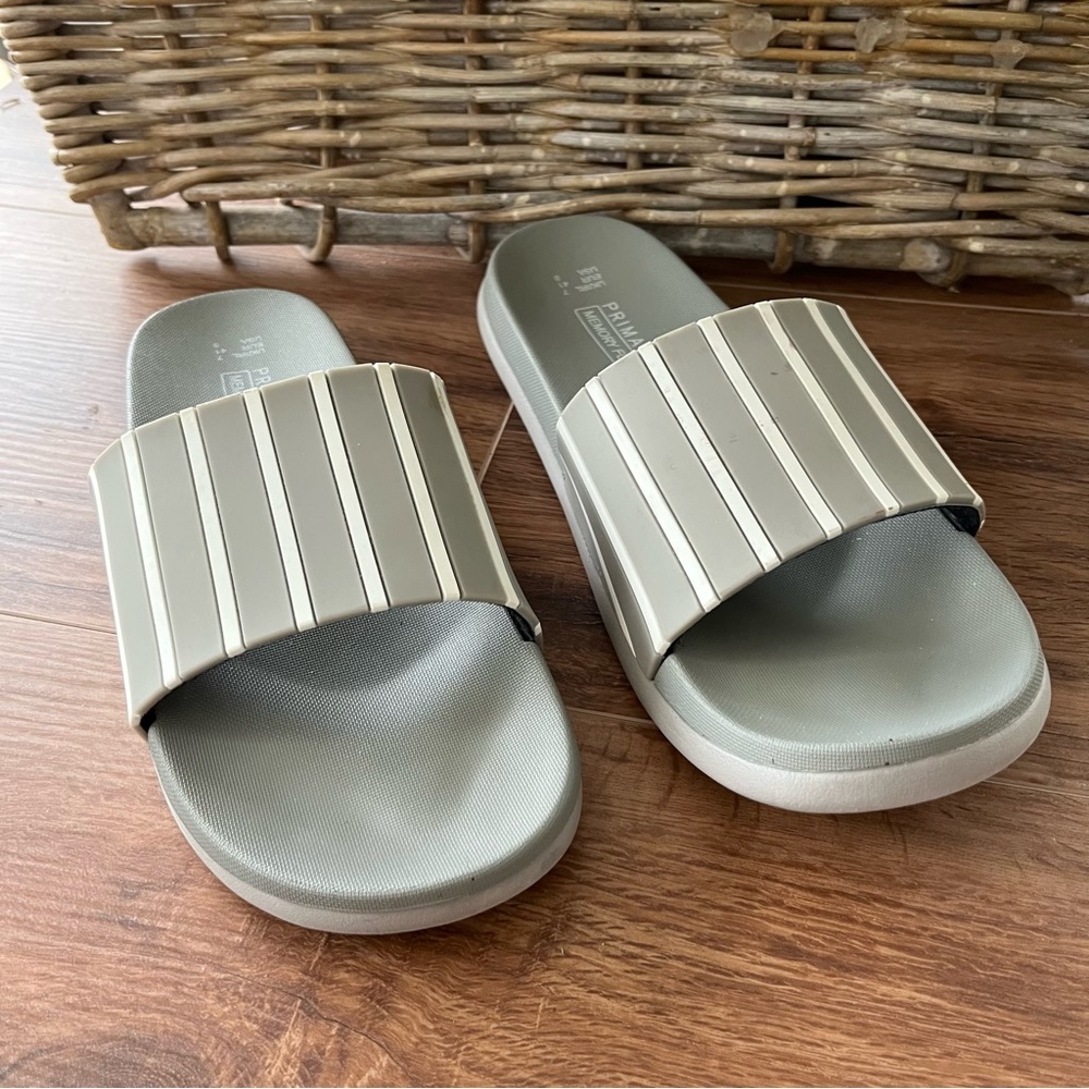 Primark memory foam gray and white slides